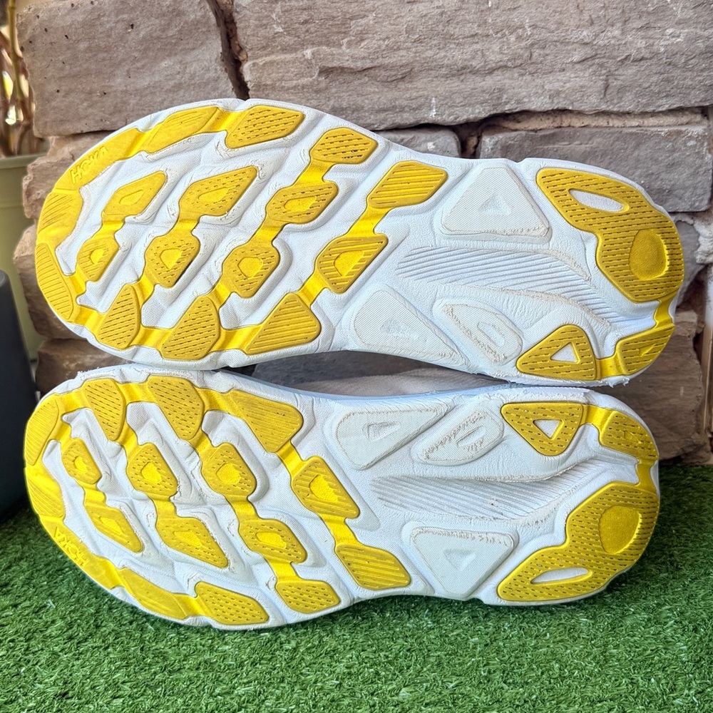 11 Hoka One One Clifton Women's Pale Pink and White Sneakers - Picture 10 of 11